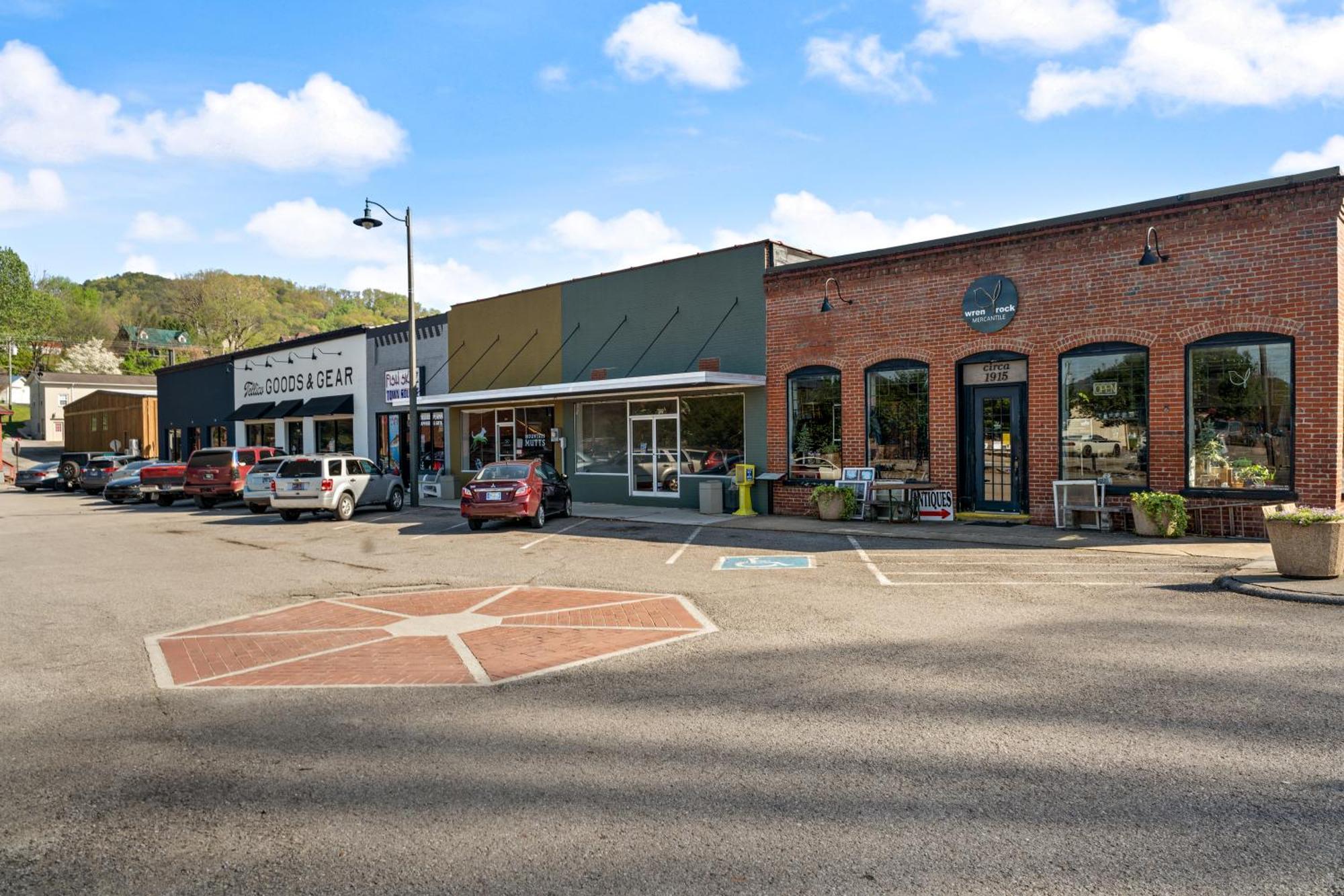The Tellico Plains Inn And Event Venue Exterior photo