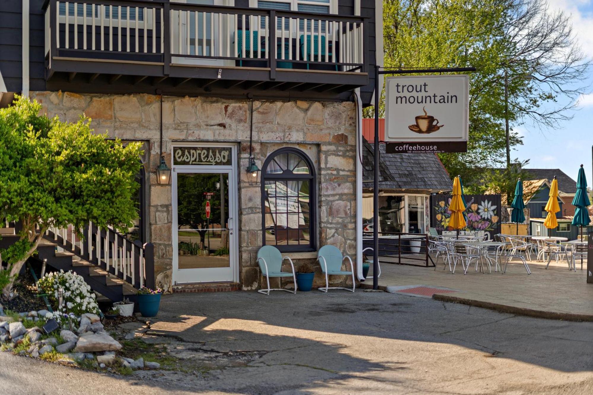 The Tellico Plains Inn And Event Venue Exterior photo