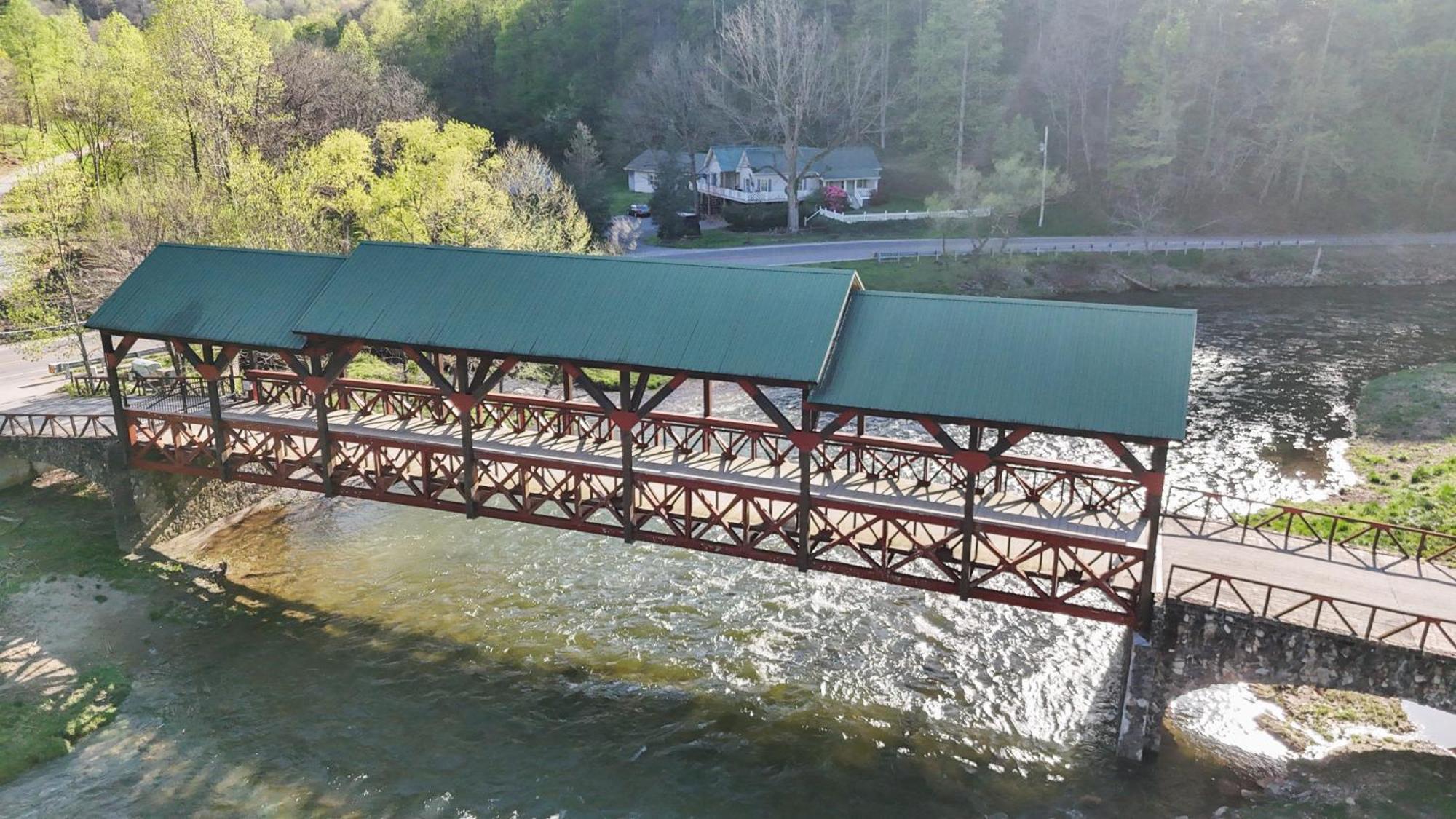 The Tellico Plains Inn And Event Venue Exterior photo