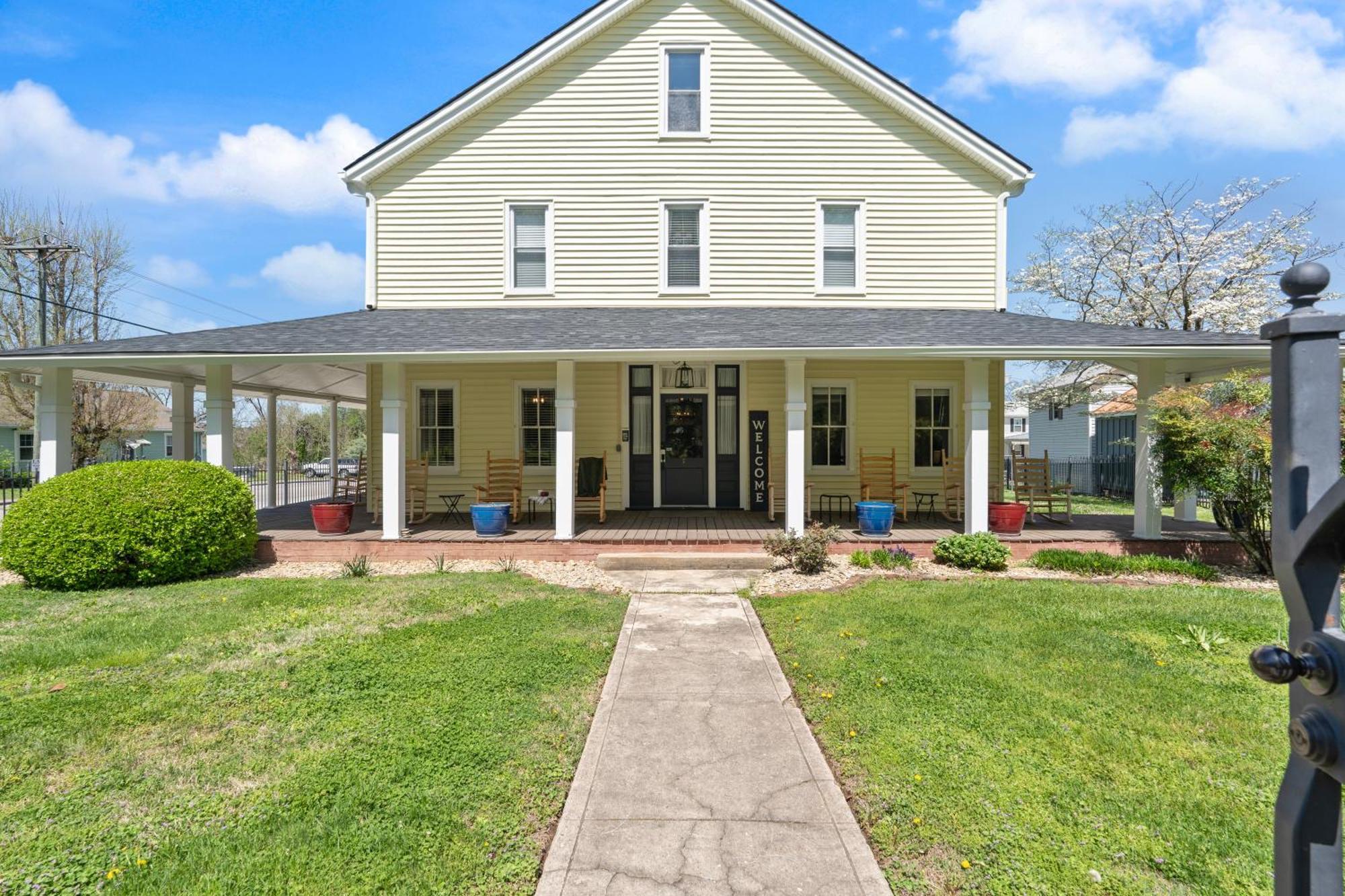 The Tellico Plains Inn And Event Venue Exterior photo